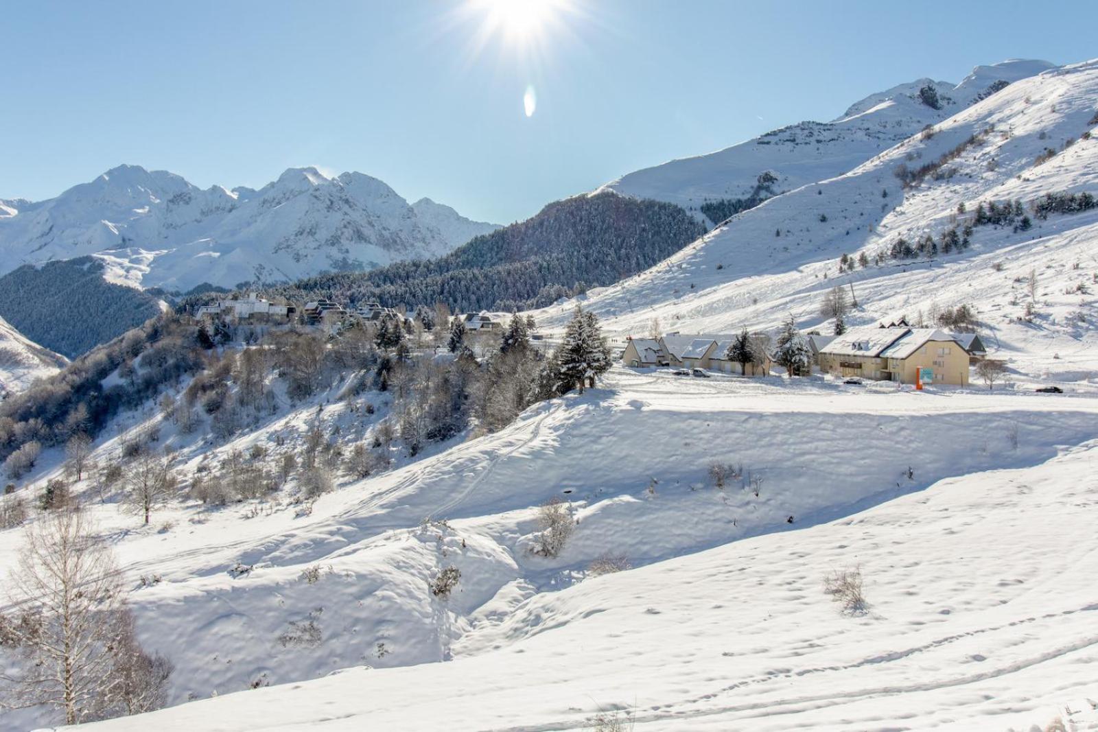 Les Gourgs Blancs - 80M Des Pistes - 6 Personnes Daire Génos Dış mekan fotoğraf