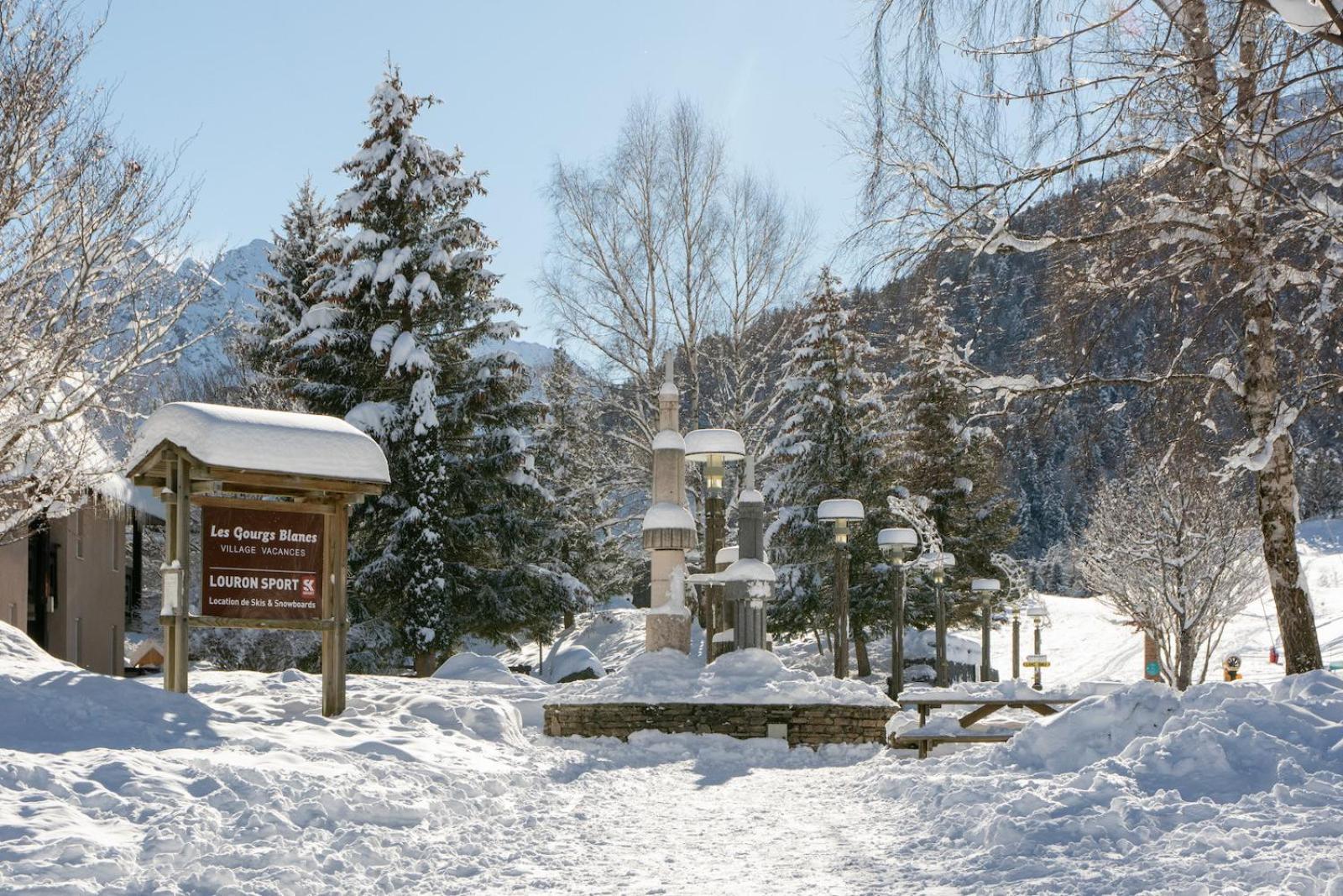 Les Gourgs Blancs - 80M Des Pistes - 6 Personnes Daire Génos Dış mekan fotoğraf